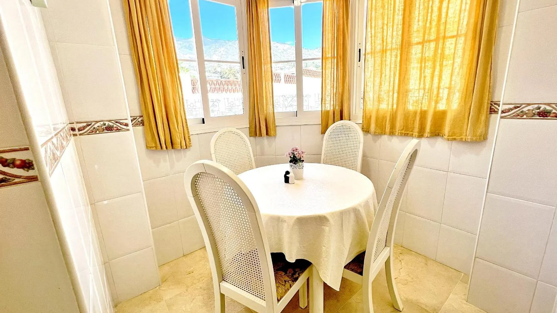 Serene Family Oasis: Poolside Retreat with Convenient Amenities Benalmadena 0*,  Spain