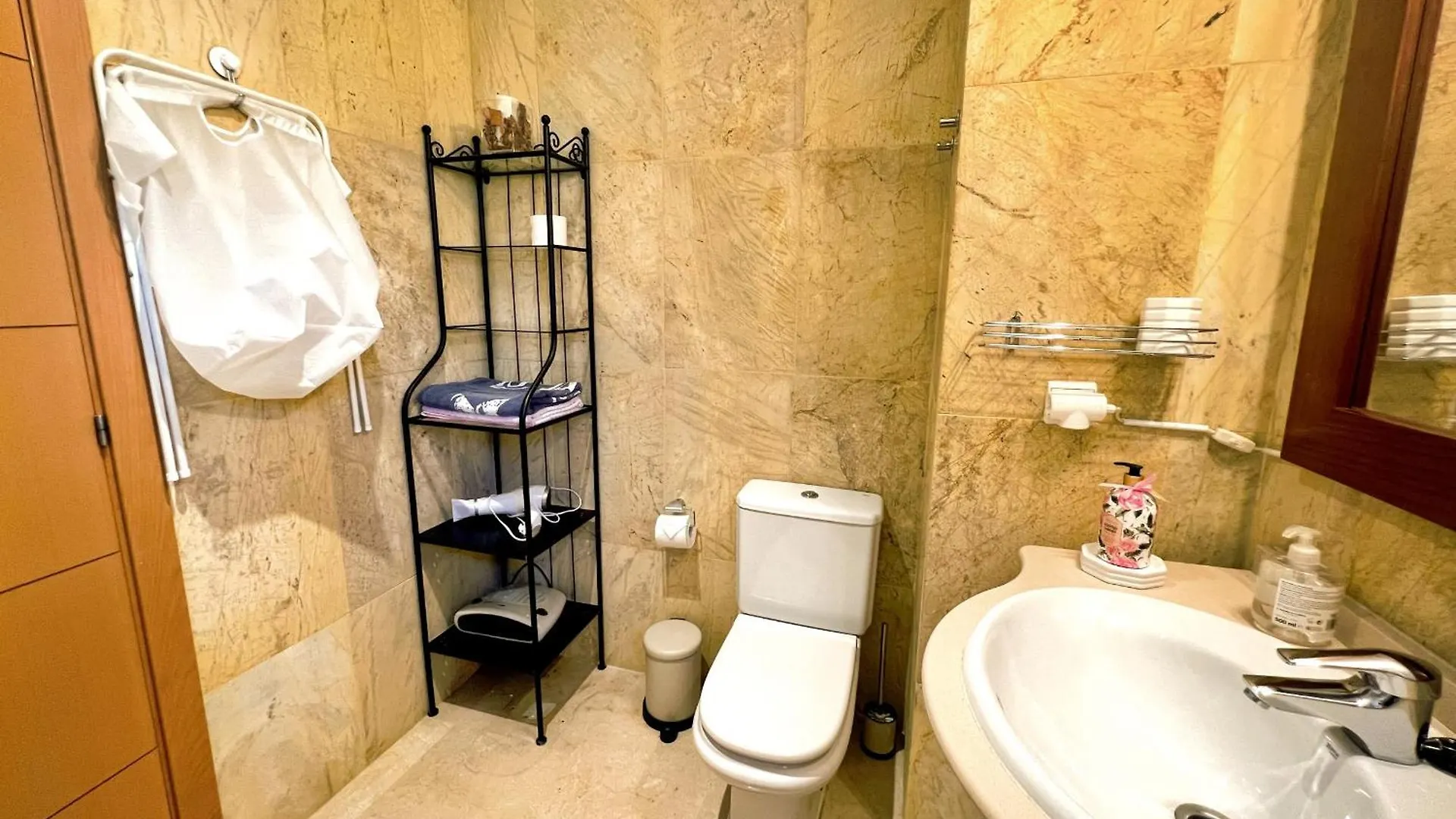 Beautiful Apartment With Pools, Playground And Paddle Tennis - Family Friendly And Near Vithas Hospital - Free Parking In Garage Benalmádena España